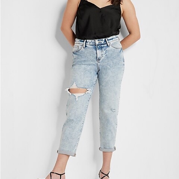 only worn twice, looks and feels new. Size 2, appears brand new to the eye. - Picture 1 of 3